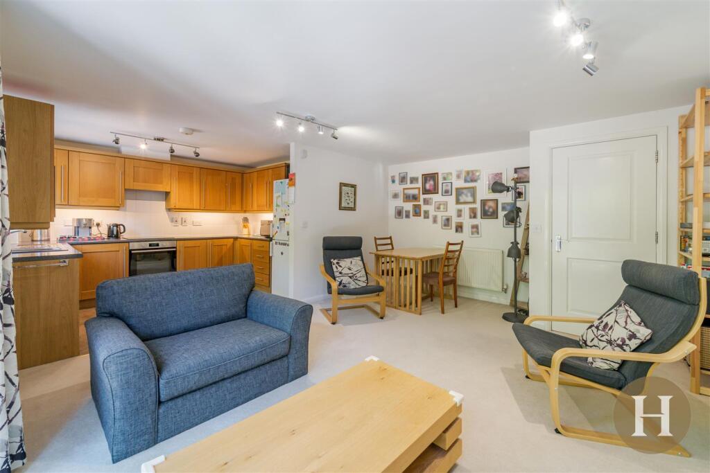 Hadleigh Estate Agents-14.jpg