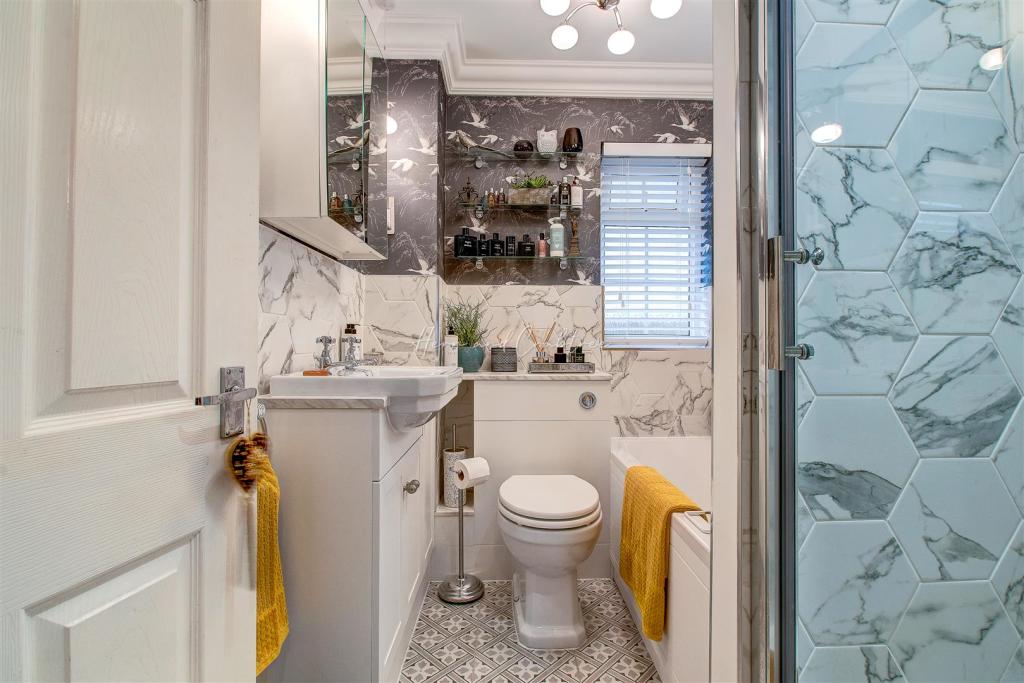 Elan Close, Aberdare, HernCrabtree (4).jpg