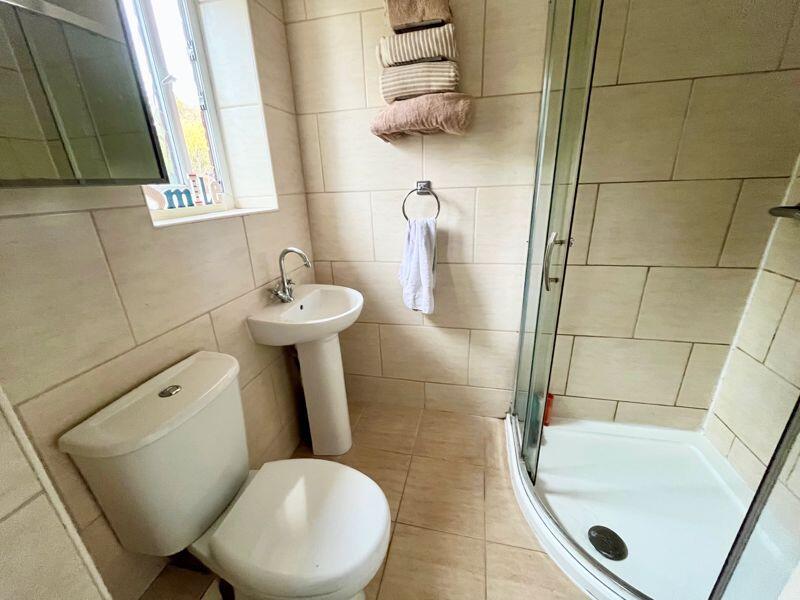 EN SUITE