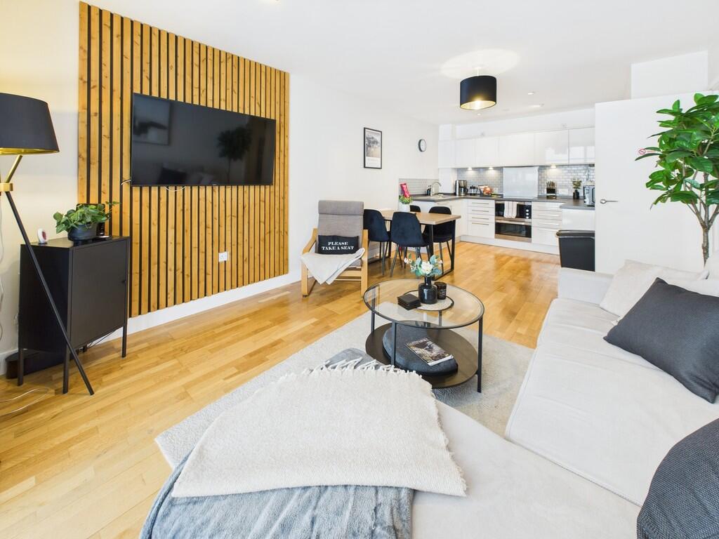 CAM03974G0-PR0112...