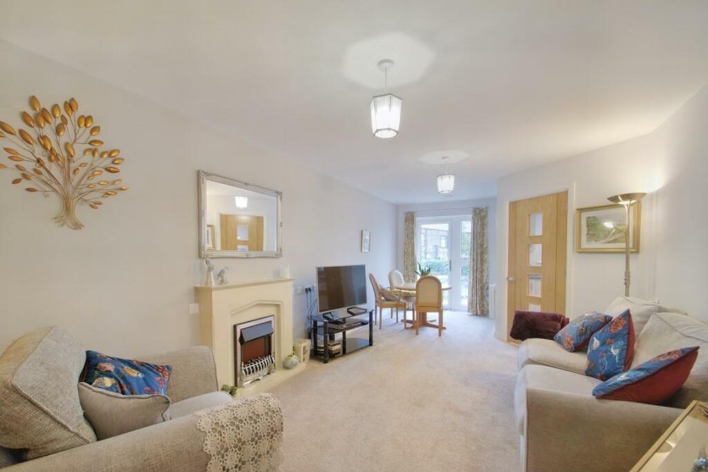 8558557-interior08 (Medium).JPG