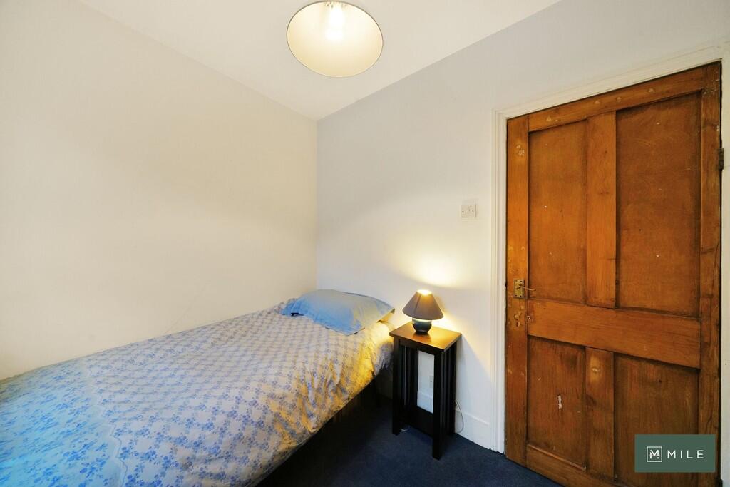 62 Leghorn Road -...