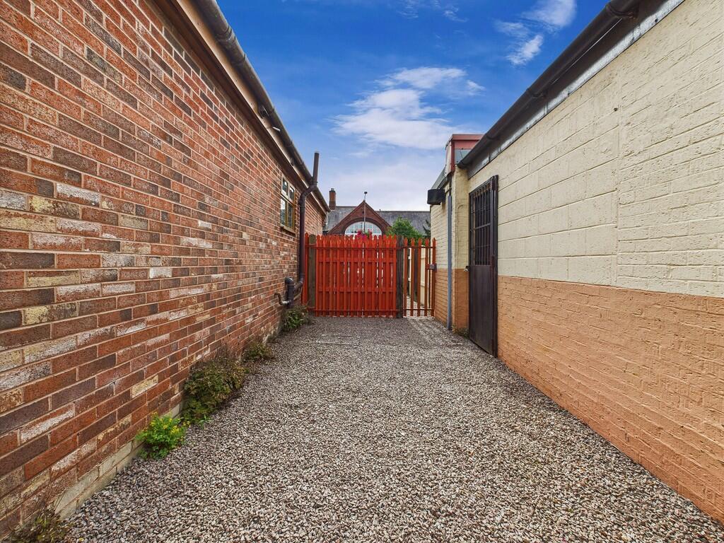 CAM04273G0-PR0175...