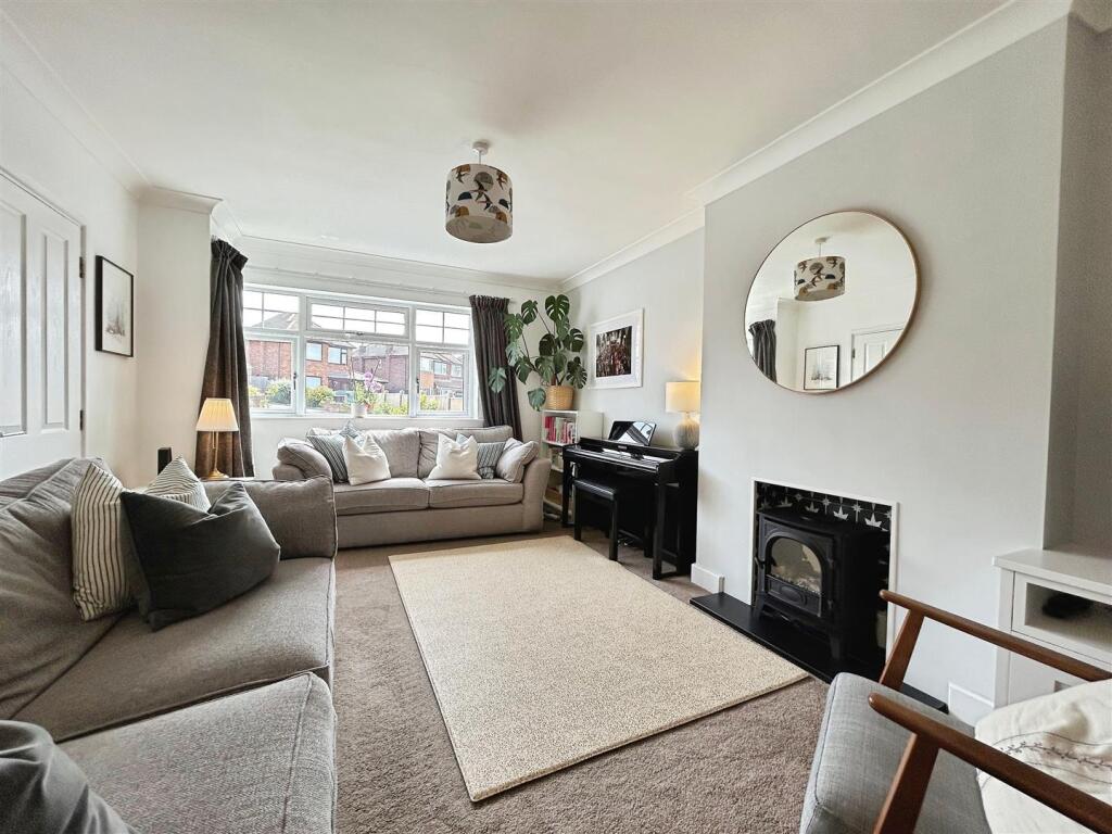 855c3983--4A6A-A13D-D964D0D4CD8D-18640-00000BA70BA