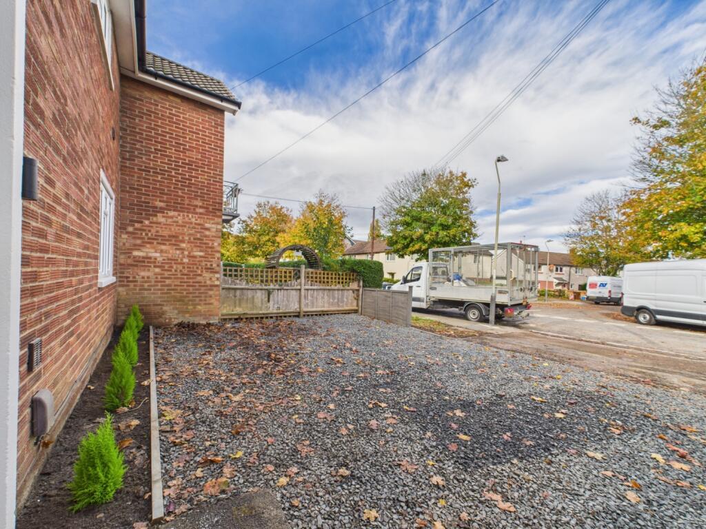 CAM01740G0-PR0458-STILL025