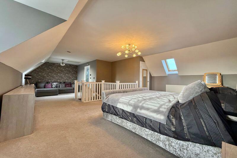 27' Master Bedroom Suite