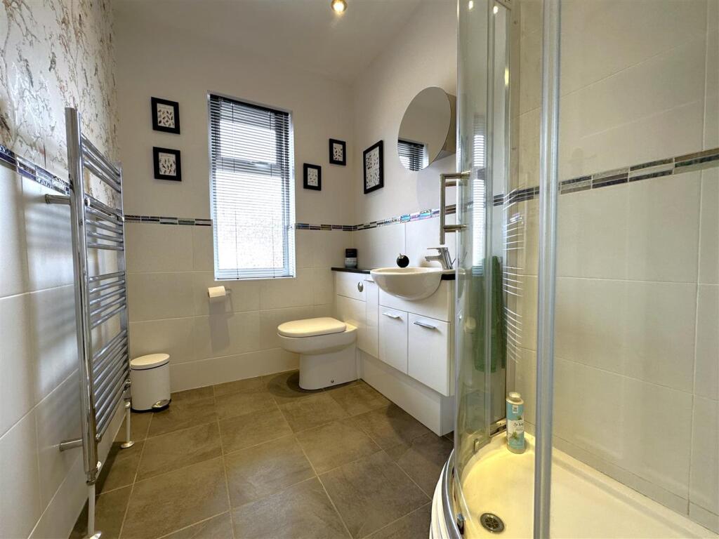 Stylish Modern Shower Room 503