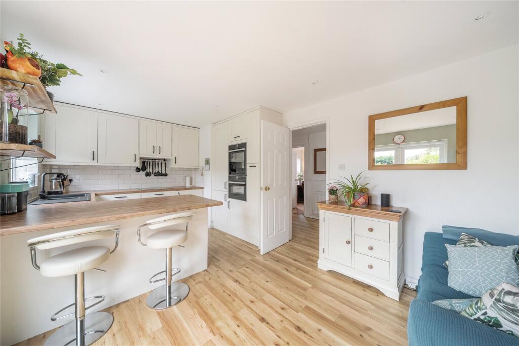Kit/Din/Family Room
