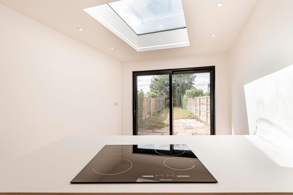 Kitchen/Dining Room (5)