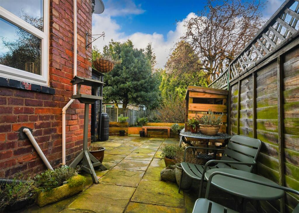 40 Westbourne Road - Garden.jpg