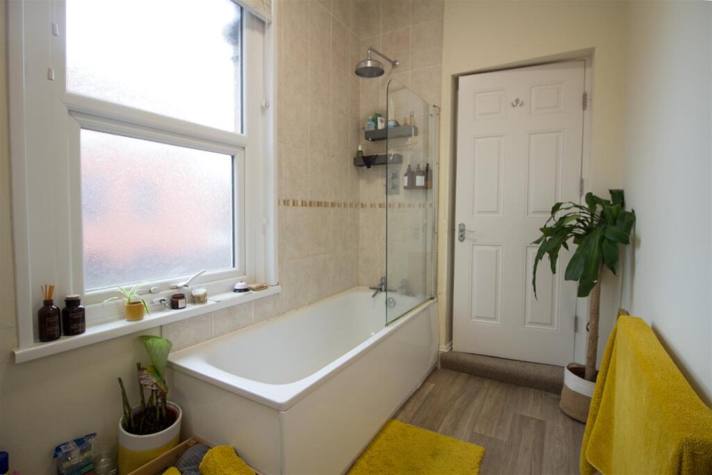 Bathroom 2_edited.jpg