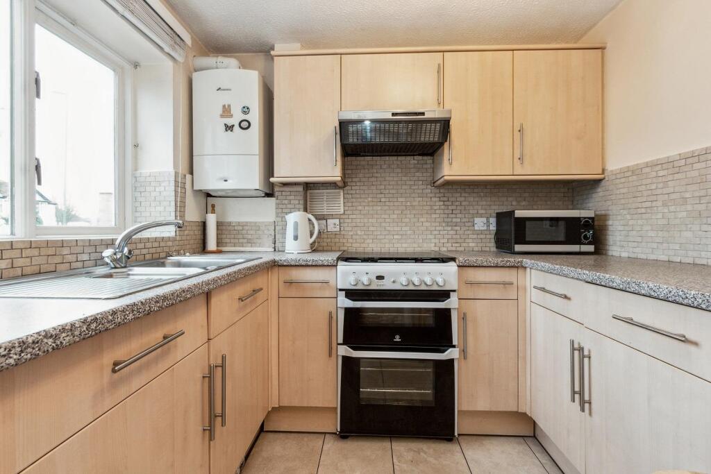 147 Sutton Common Road SM1 kitchen.jpg