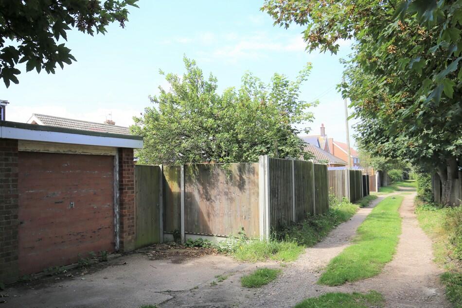 Garage (rear access)