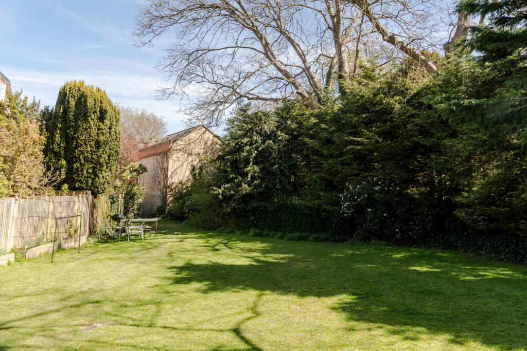 272763 - 75 Hall Drive-52.jpg