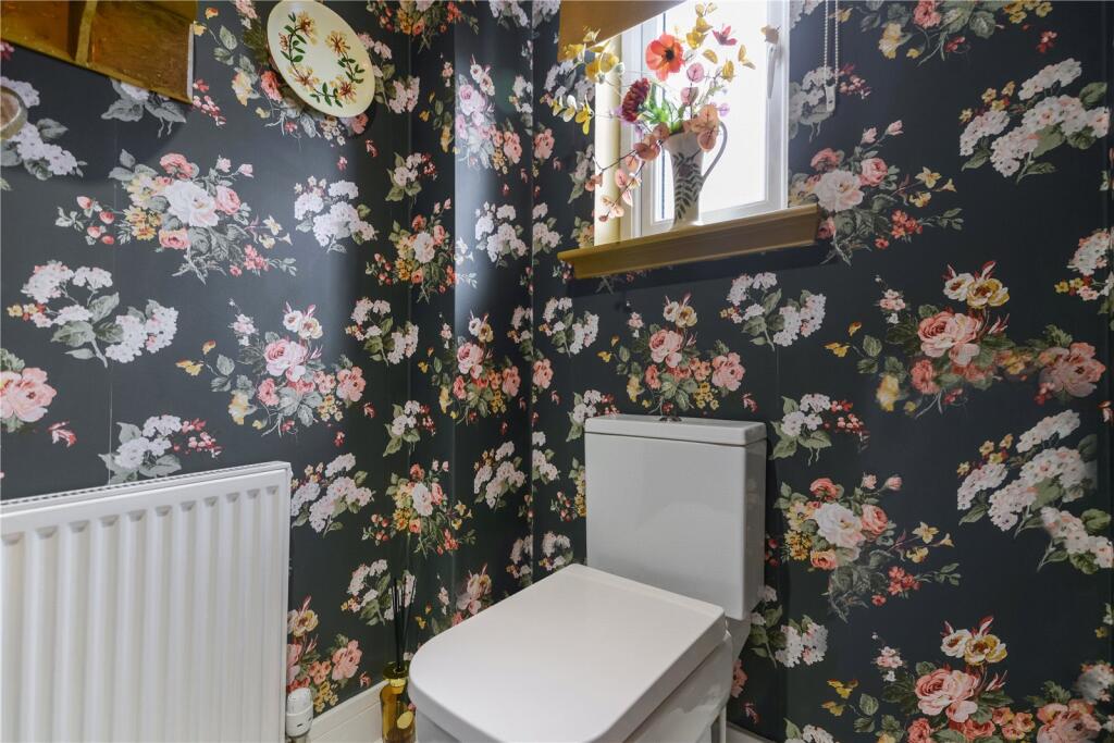 Cloakroom/Wc