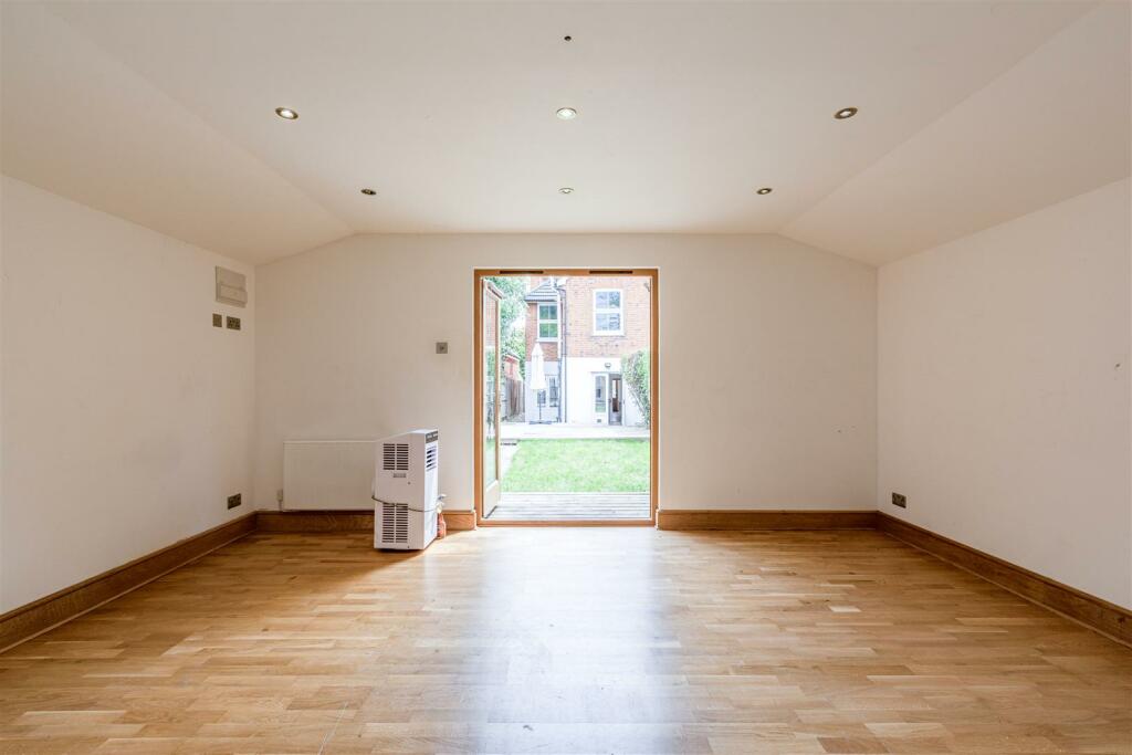 103 Crockford Park Road - 23.jpg