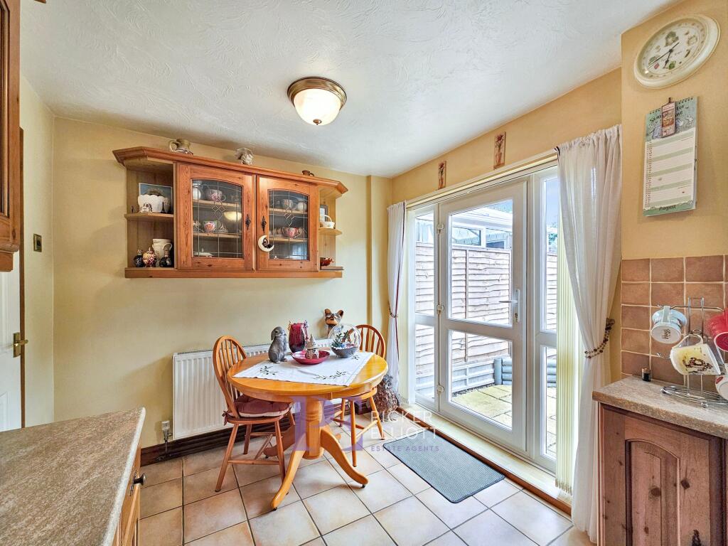Kitchen dining room