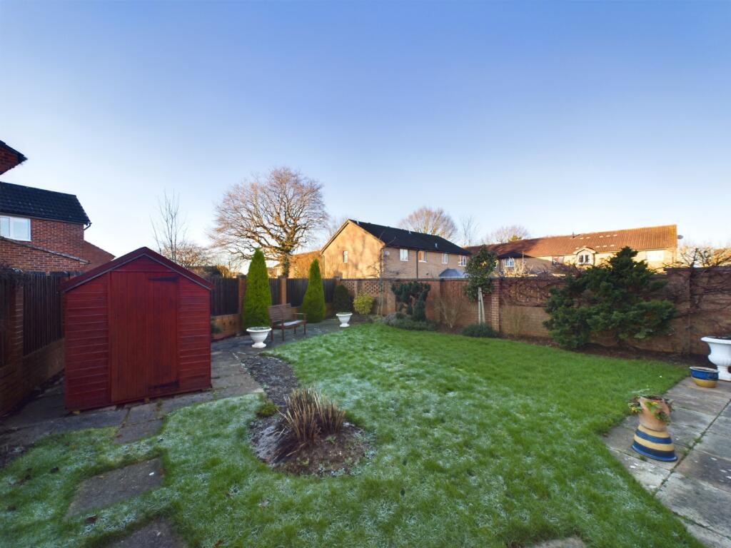 CAM02023G0-PR0111-STILL029