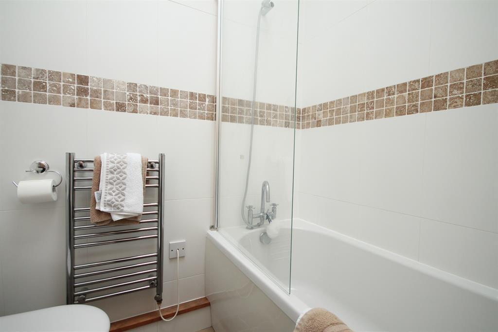 Apt 8 Baines House, 2A Cheltenham Mount