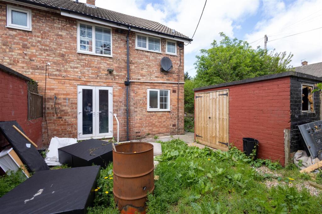 Outside garden picture 3.jpeg