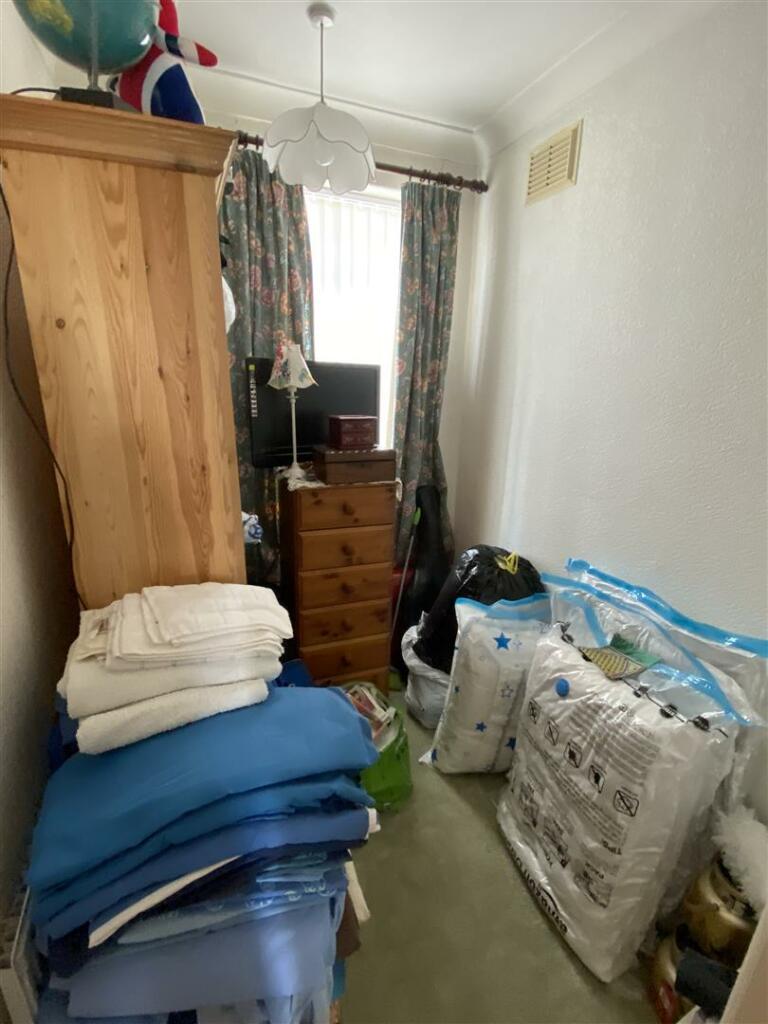 Bedroom no.4 front: