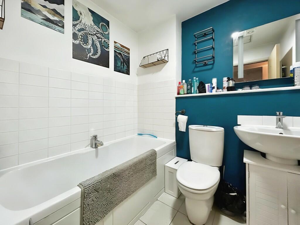 9b8c936d-WhatsApp...