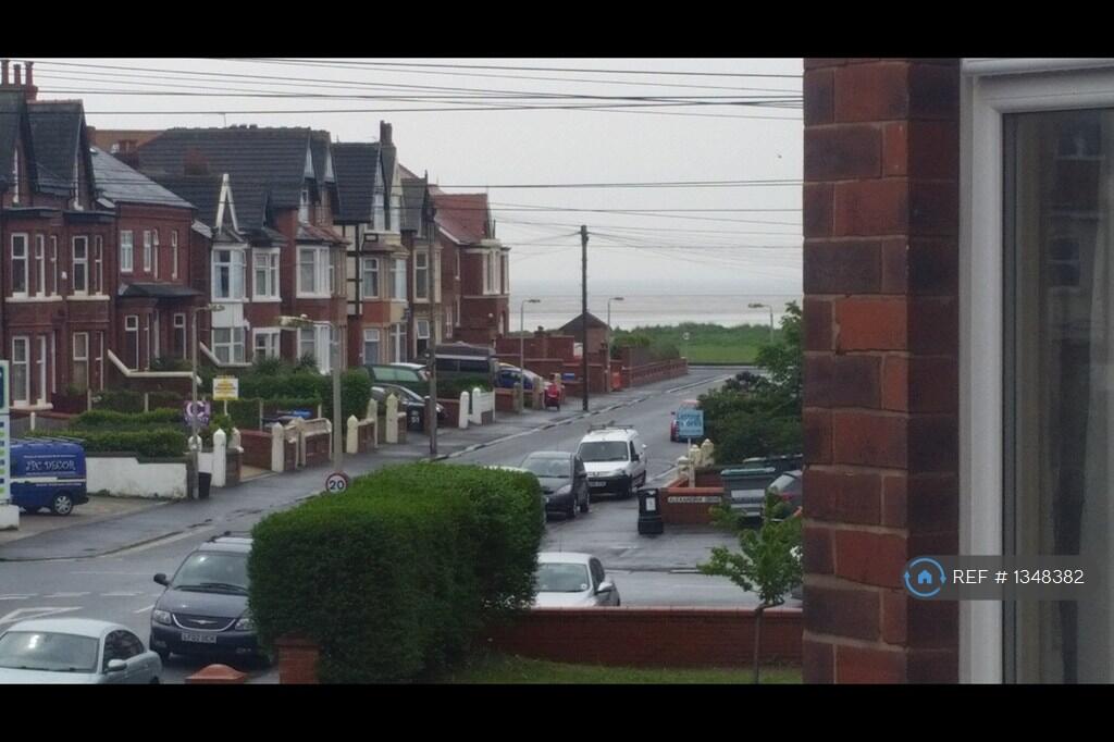 View - 2 Mins To Sea Front 
