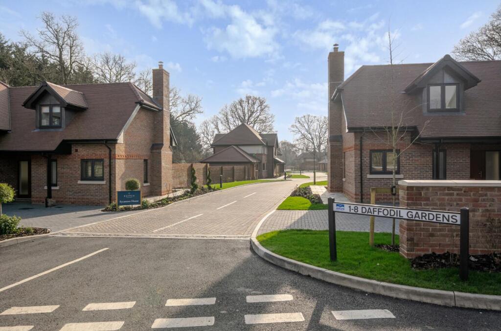 Entrance Street Scene