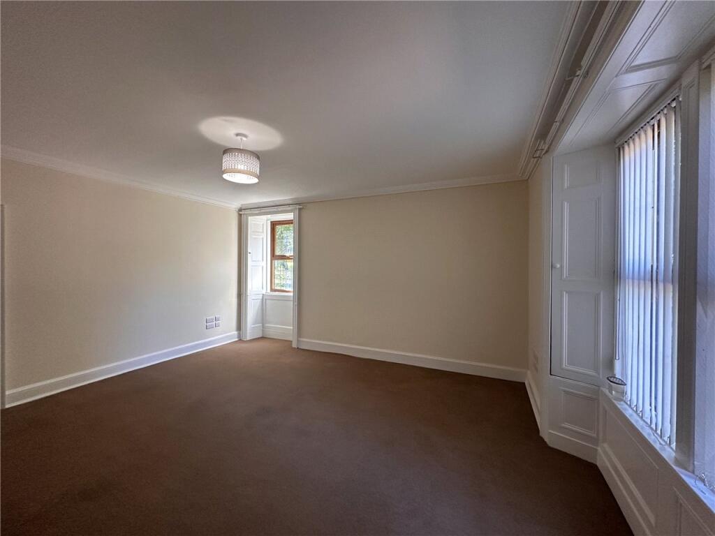 Sitting Room/Bed 4