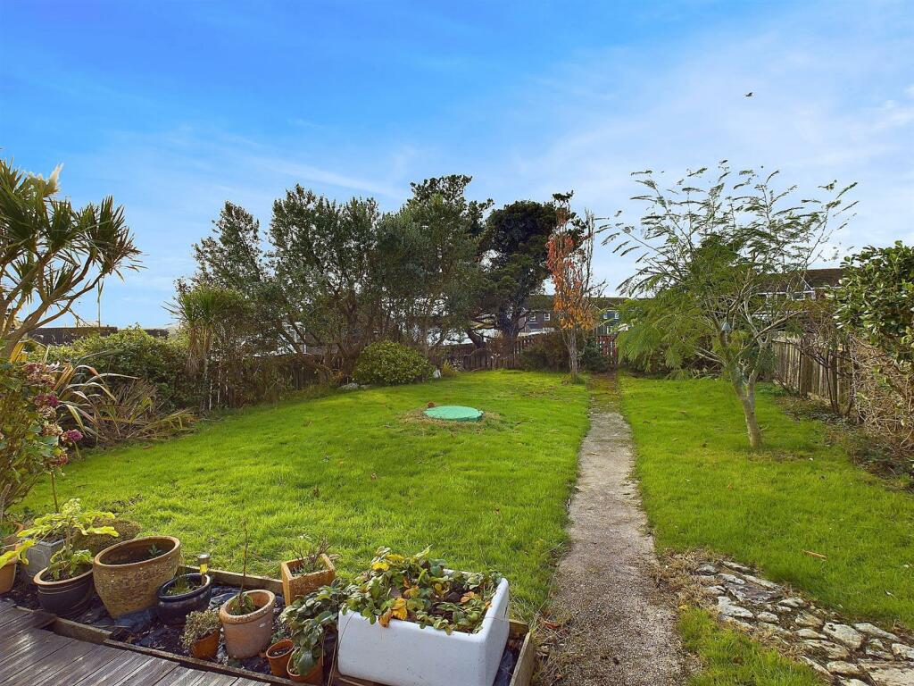 West facing front garden