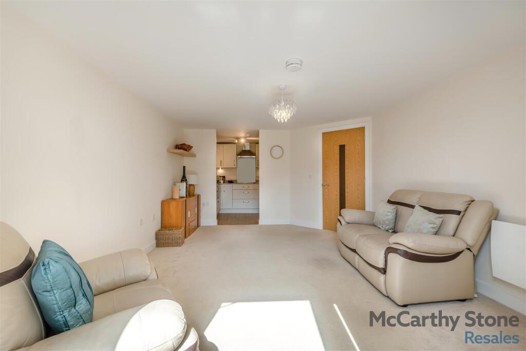 8661101-interior04.jpg