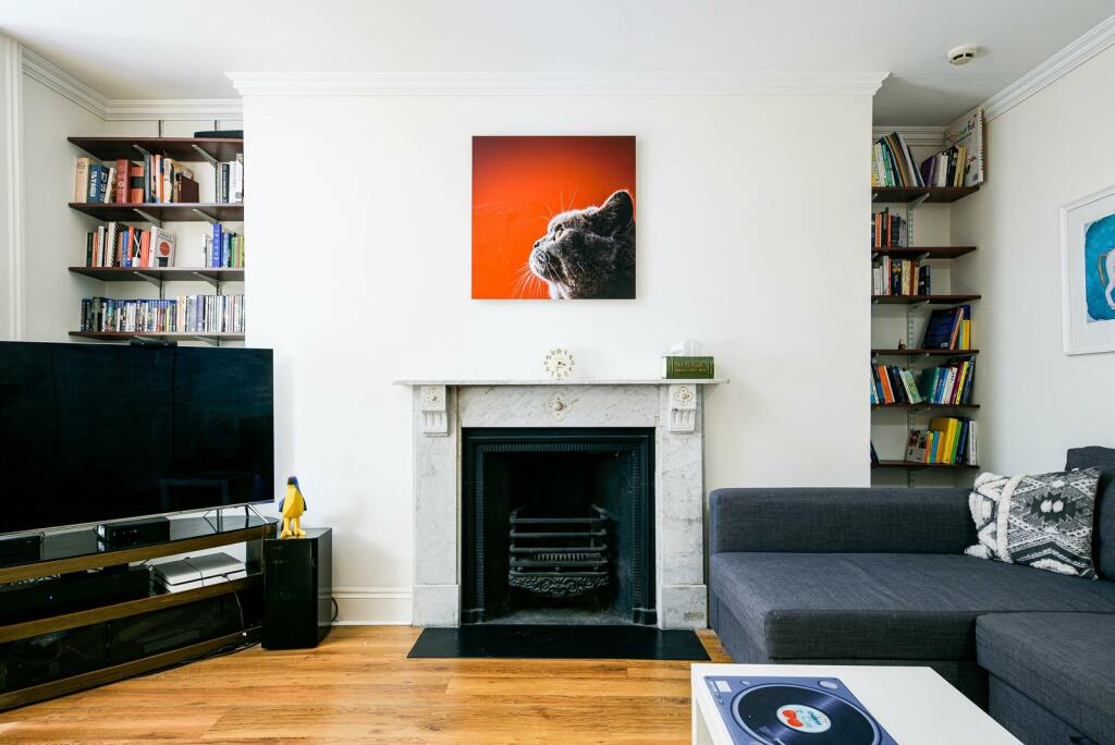 Sitting_Room_2.jpg