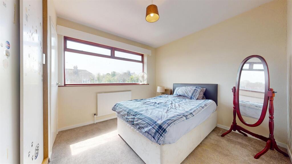 Stanley Avenue Bedroom