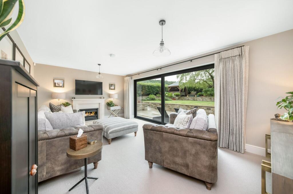 SITTING ROOM