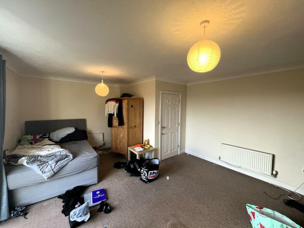 Bedroom 2 (3).jpeg