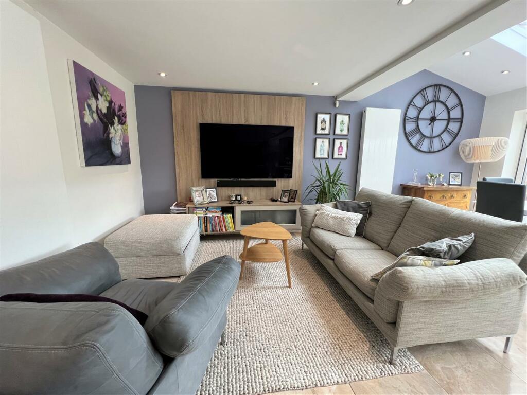 Lounge Area.JPG