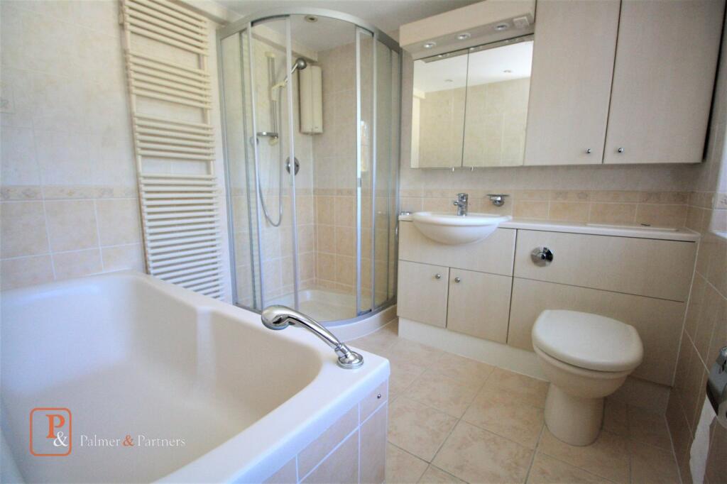 En-Suite Bathroom