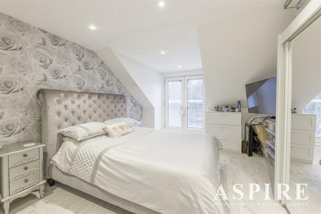 80 GREEN LANE - 04-12-24-30.jpg