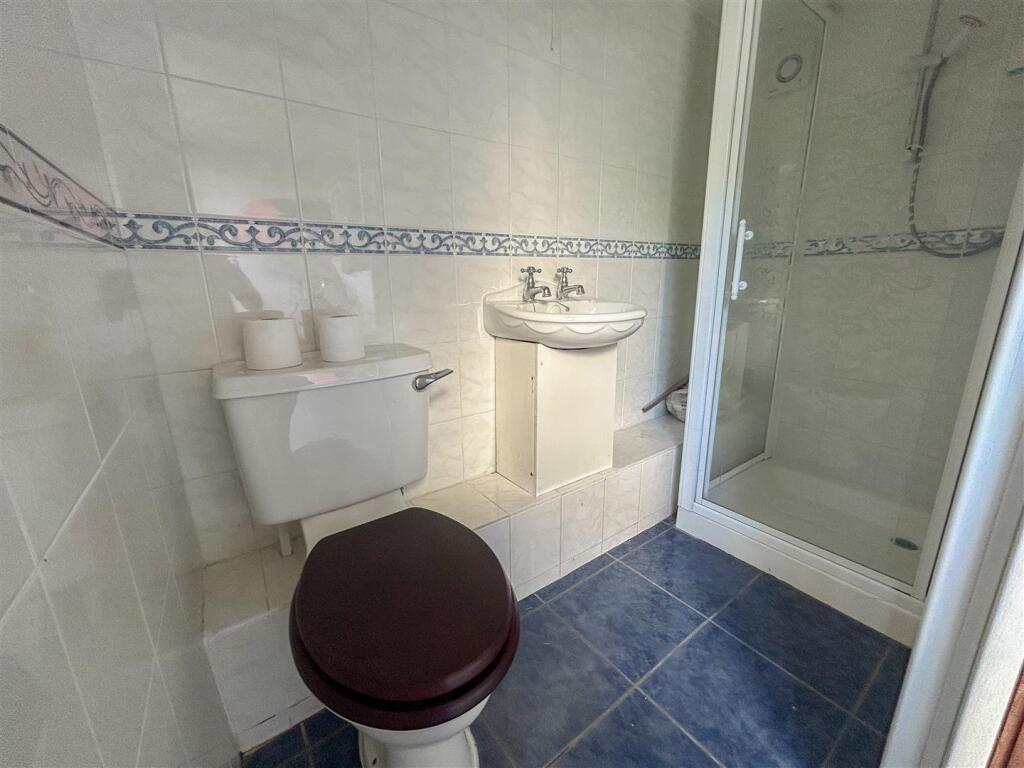 DOWNSTAIRS SHOWER ROOM