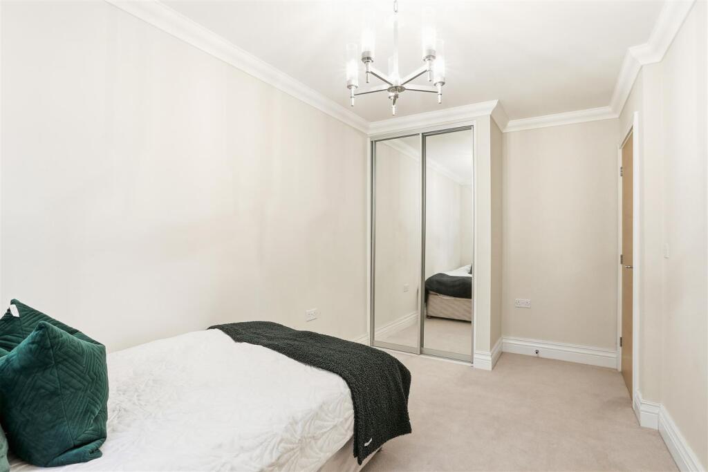 1590753081 - 2 Stanton Grove, KT20 - 20.jpg