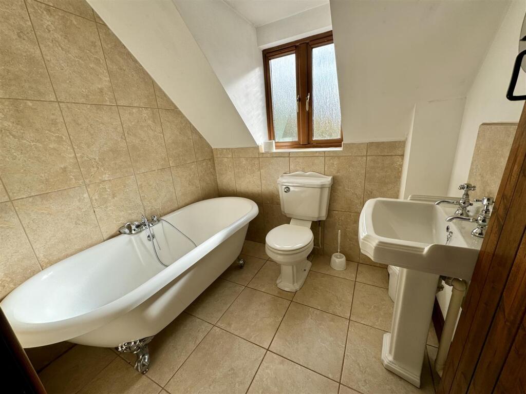 Main Bathroom