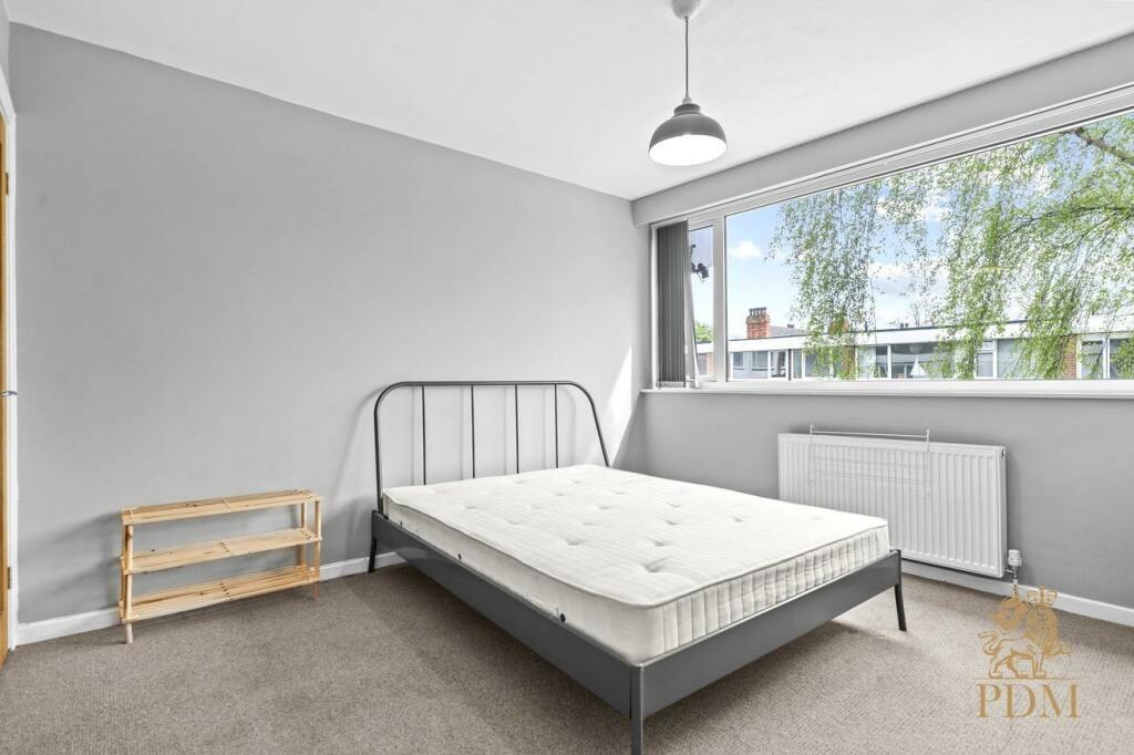 6 Yeomans Court Clumber Road West The Park NG7 1EU