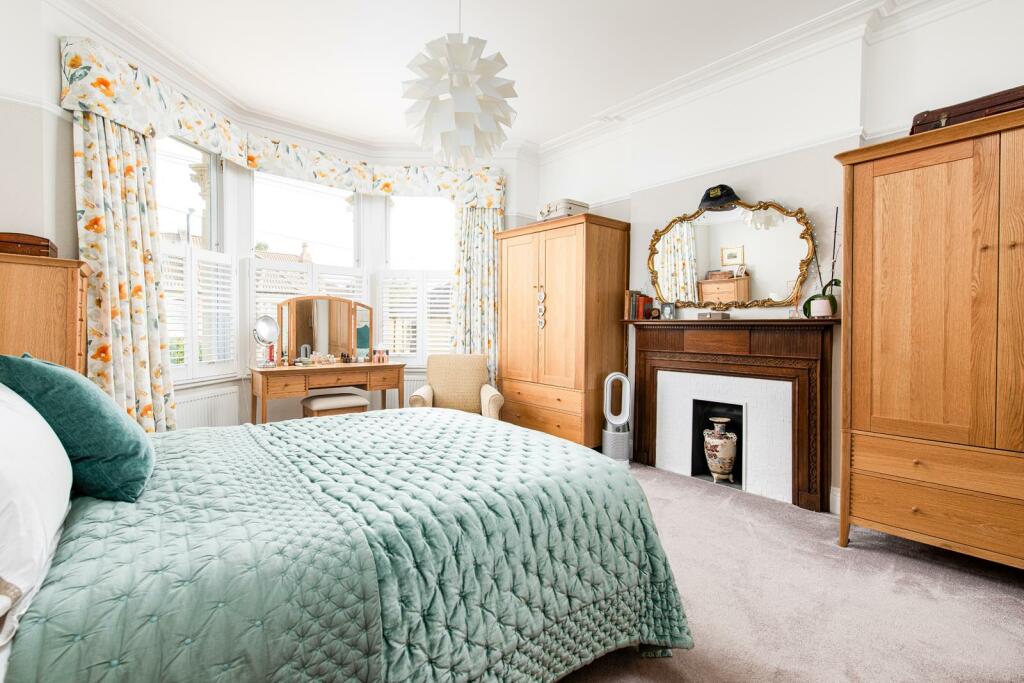 Bedroom1_1.jpg