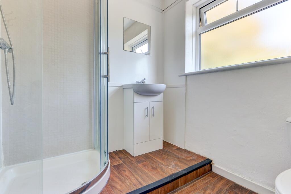 6 Nyetimber Hill Bathroom 2