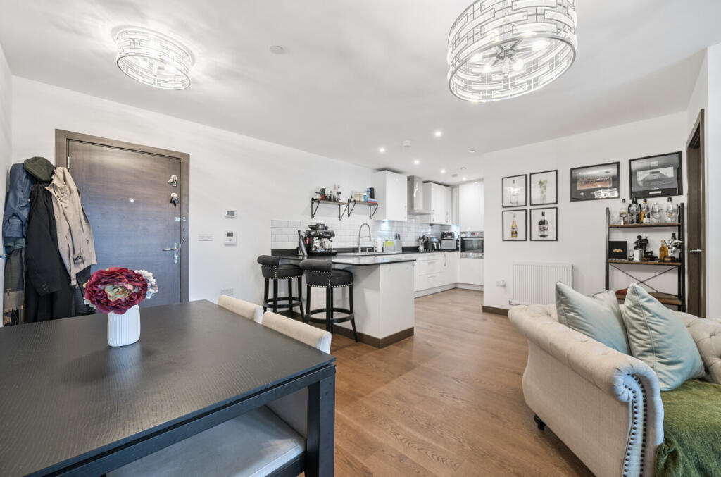 1319824-6-6867b08...