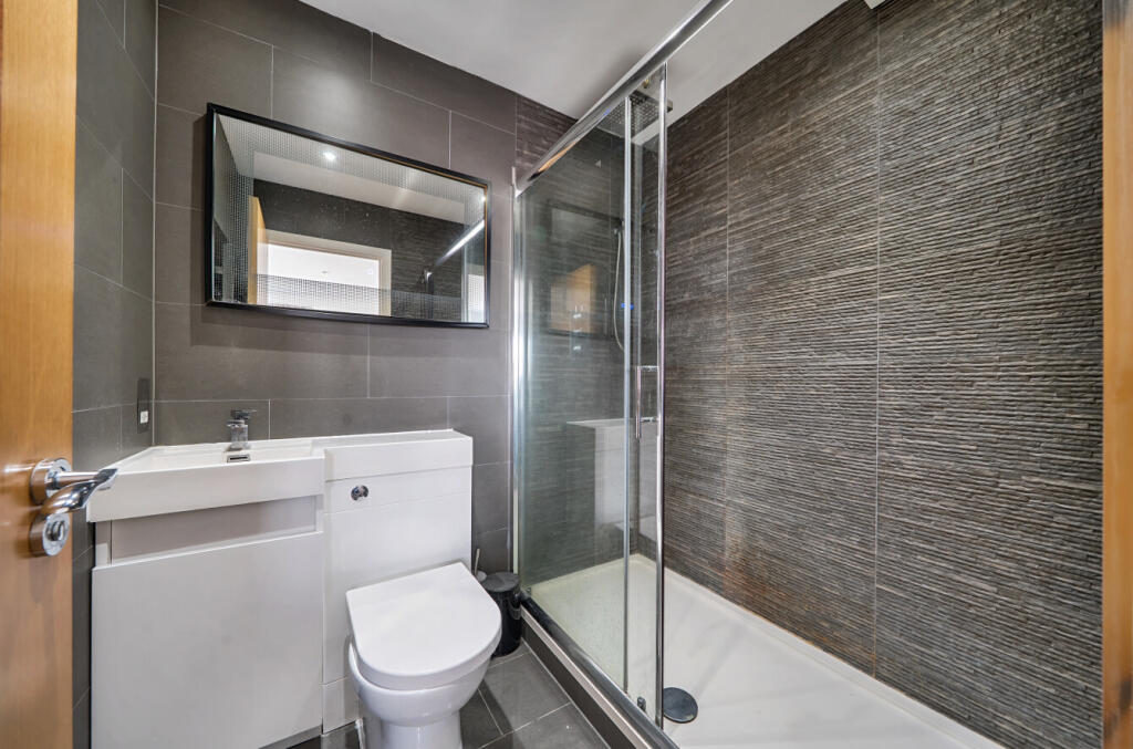 20-681e010d33ae9-...