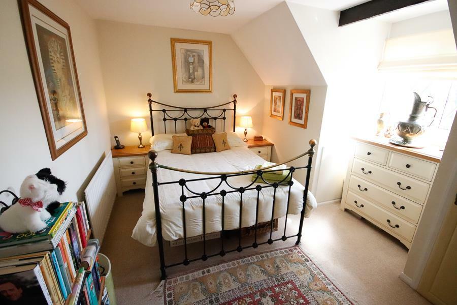 BEDROOM 2