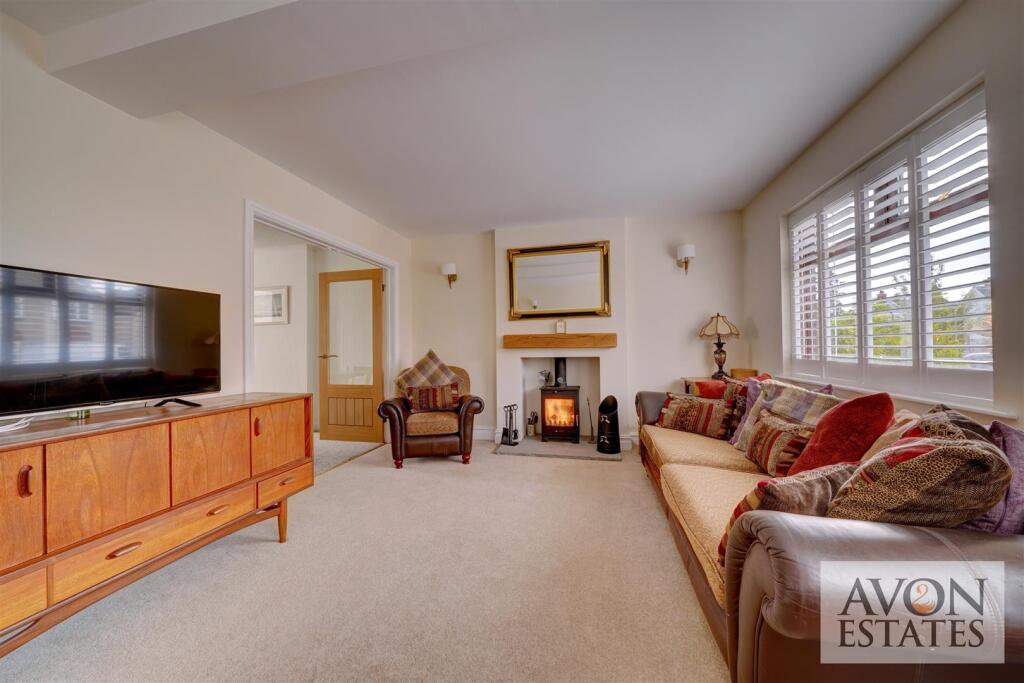 19 Collinsfield Lounge.jpg