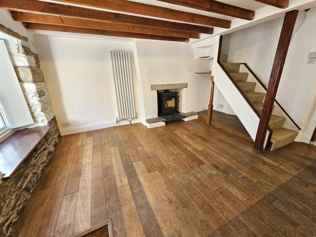 Sitting Room (2).jpg