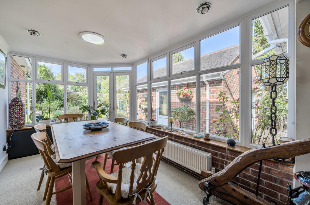 1358992-7-68d564b...